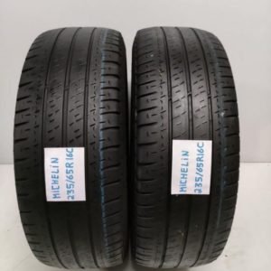 2 pneus semi novos 235/65/16C Michelin Agilis ()