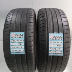 2 pneus semi novos 235-45-18 Michelin