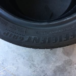 2 pneus semi novos Good year 215/50/17
