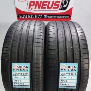 2 pneus semi novos 255-40-19 Toyo