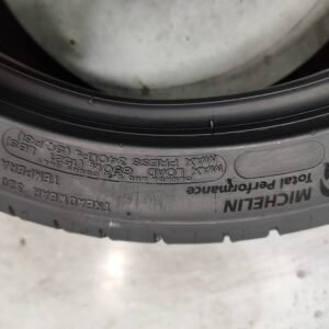 Pneus Michelin Pilot Sport 4 235/40ZR18