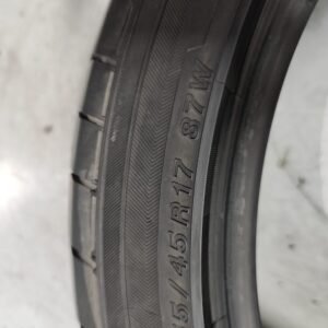 Pneus Yokohama Bluearth 215/45R17